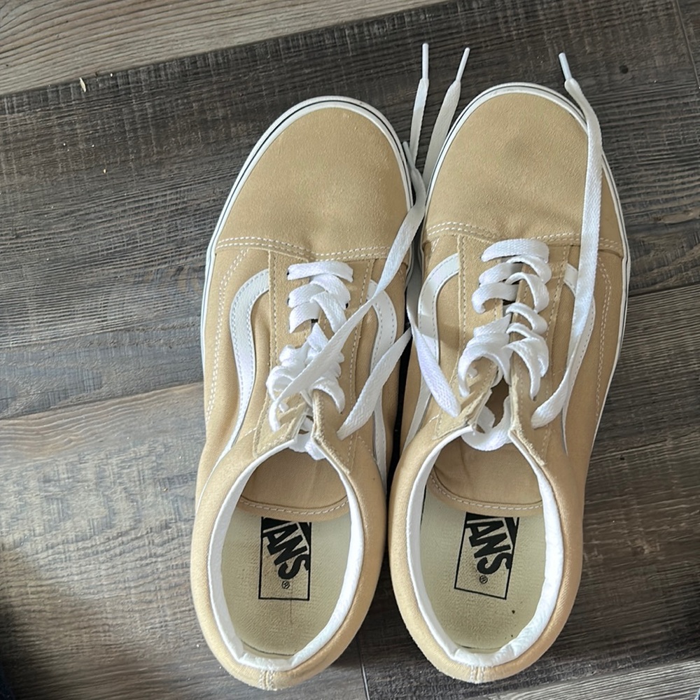 Tan vans